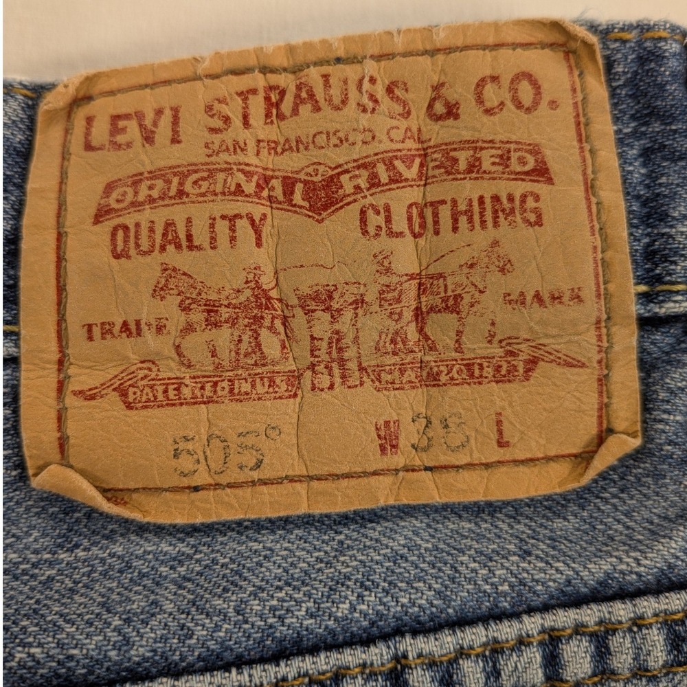 Levis 505 Jean Shorts Mens 38 Straight Fit Distressed Denim Dad Grandpa y2k VTG - Picture 10 of 11